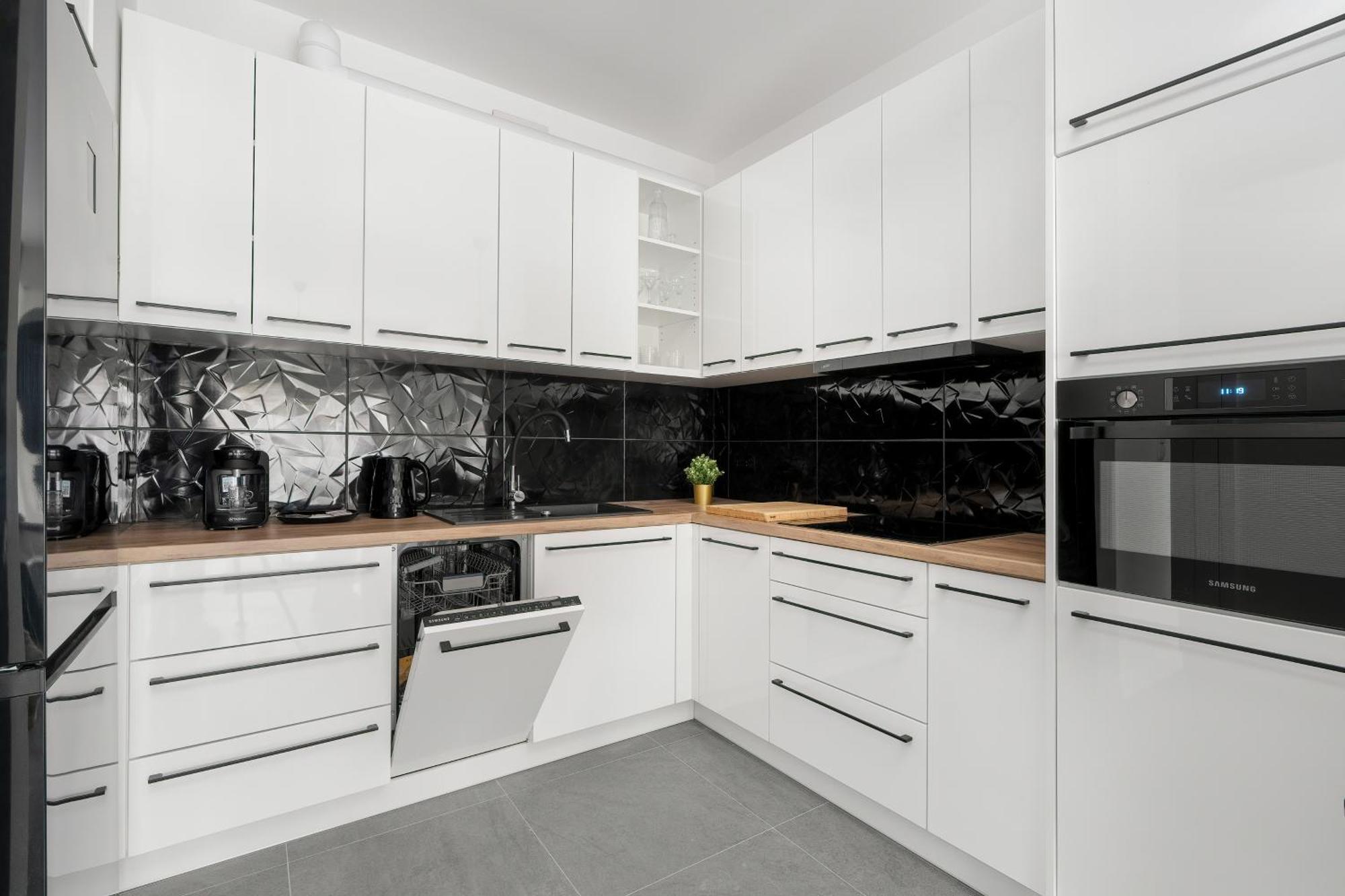 City Center Apartments With Gym & Free Garage Poznan By Noclegi Renters Экстерьер фото