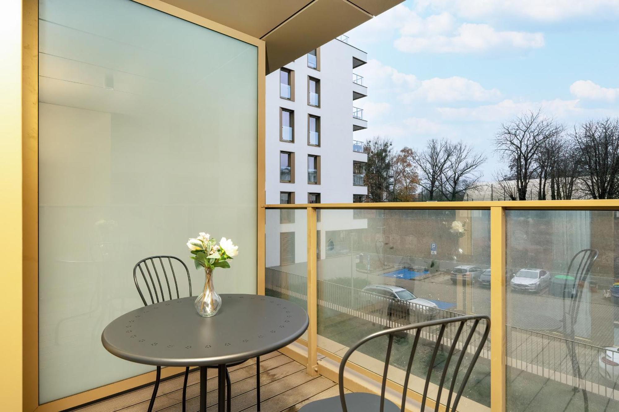 City Center Apartments With Gym & Free Garage Poznan By Noclegi Renters Экстерьер фото