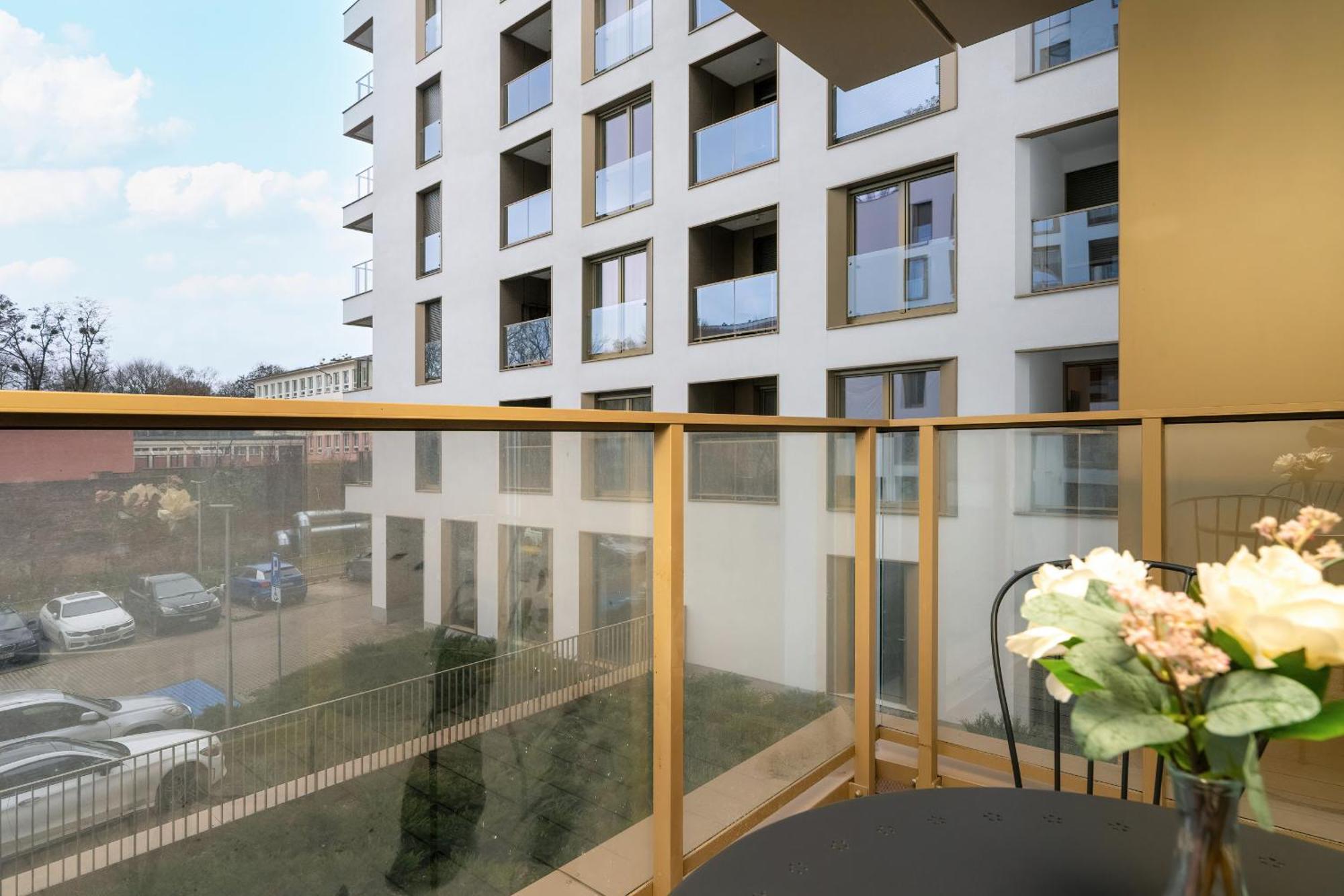 City Center Apartments With Gym & Free Garage Poznan By Noclegi Renters Экстерьер фото