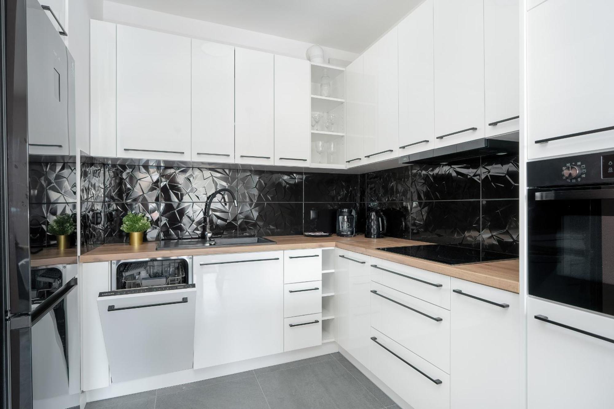 City Center Apartments With Gym & Free Garage Poznan By Noclegi Renters Экстерьер фото